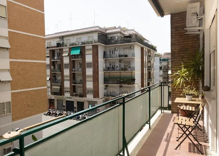 Via conca d'oro adiacente alla fermata della Metro B